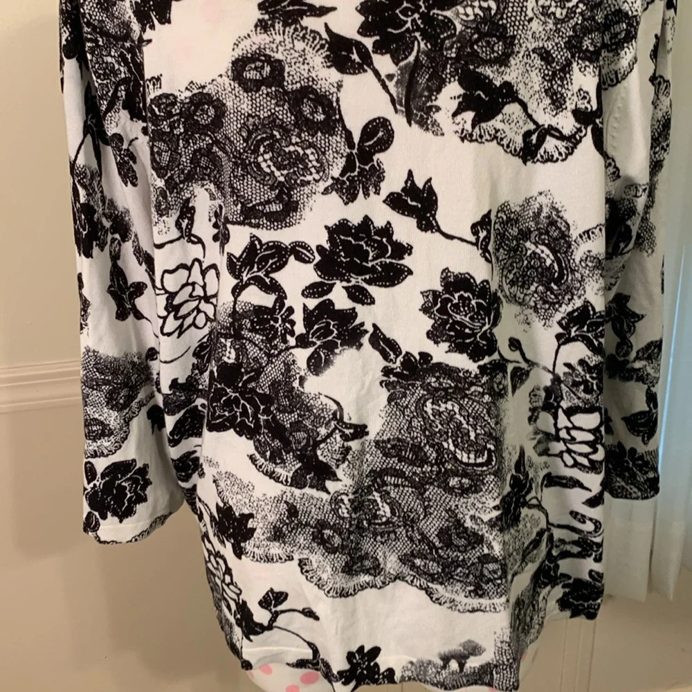 Style & Co BBW Black & White Floral sequined Sweater Size 2X like NEW Beautiful